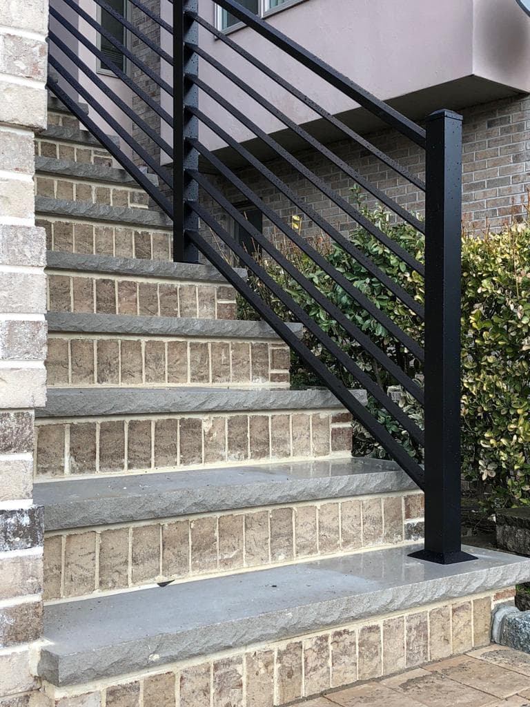 Horizontal railing