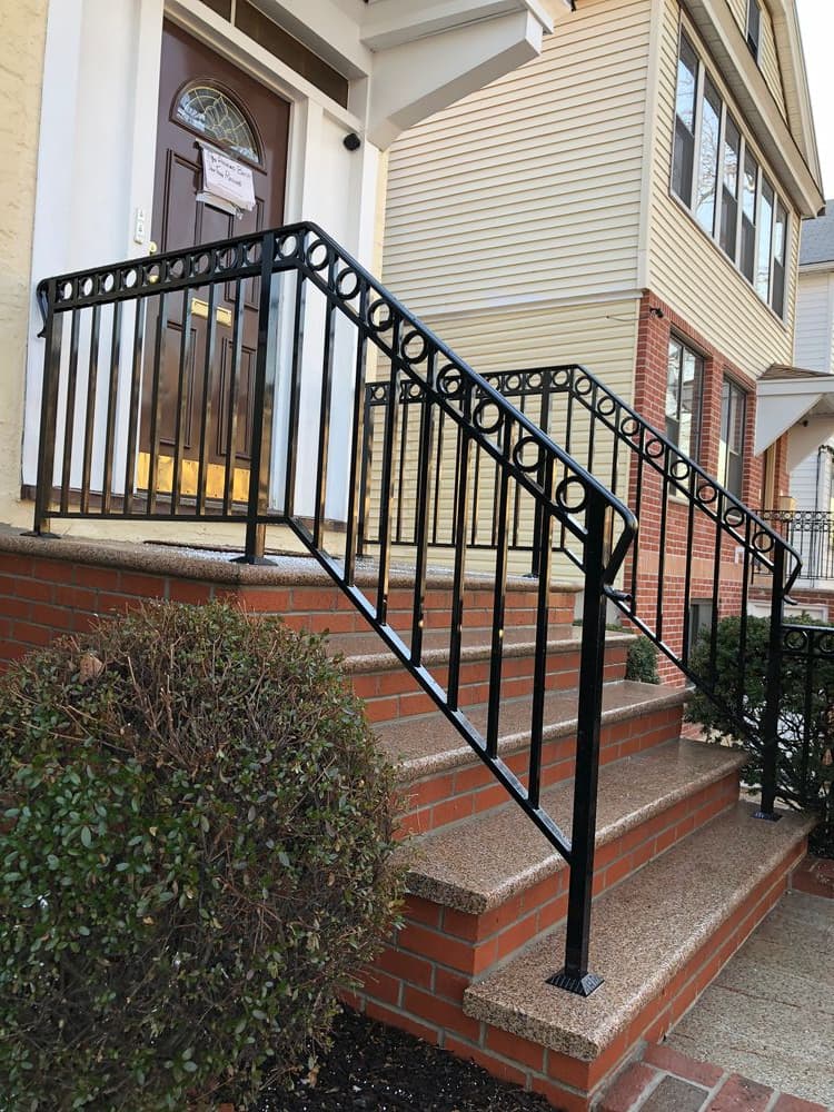 Traditional railing with rings valence